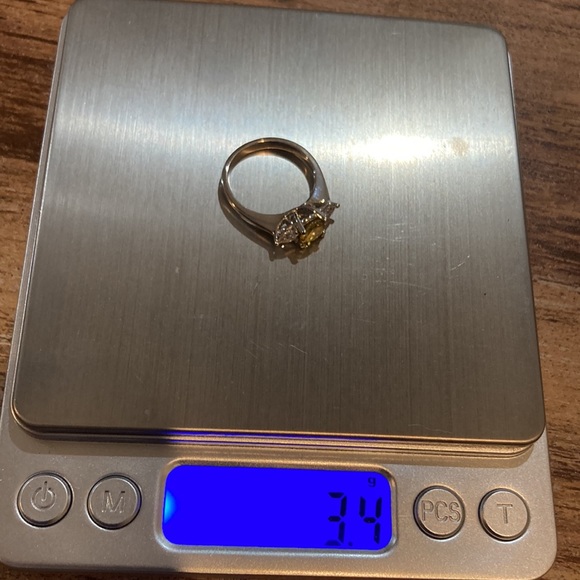 Yellow CZ’s 4 Pieces - Picture 14 of 17